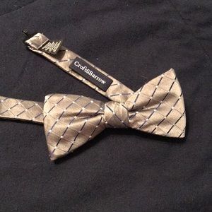 Bow tie